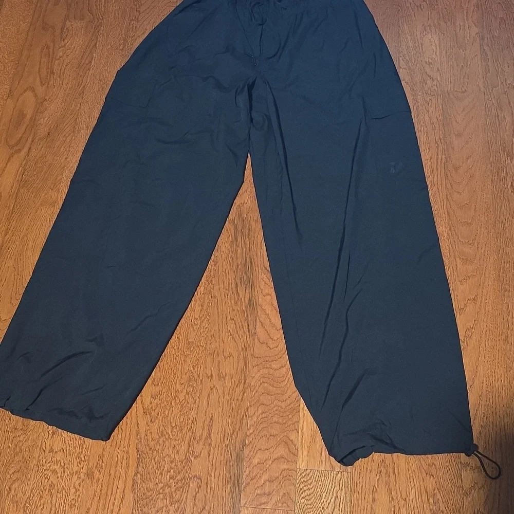 COPY NWT Pink Victoria Secret Parachute Cargo Pants - Black - Picture 3 of 8